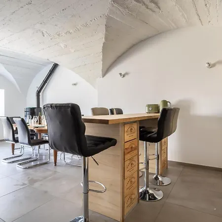 Au Calme Avec Lits Queen Size Proche Clermont A La Mouteyre