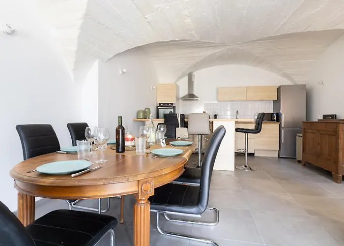 Au Calme Avec Lits Queen Size Proche Clermont A La Mouteyre Holiday home