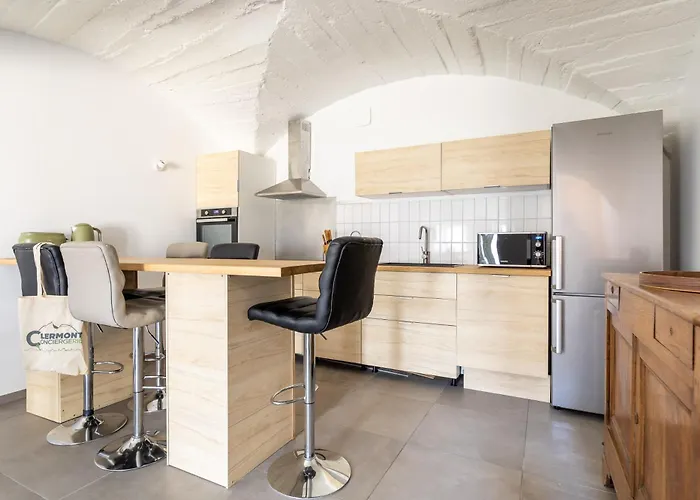 Holiday home Au Calme Avec Lits Queen Size Proche Clermont A La Mouteyre Chanat-la-Mouteyre