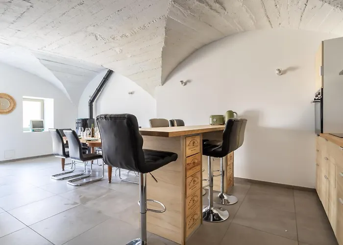 Au Calme Avec Lits Queen Size Proche Clermont A La Mouteyre