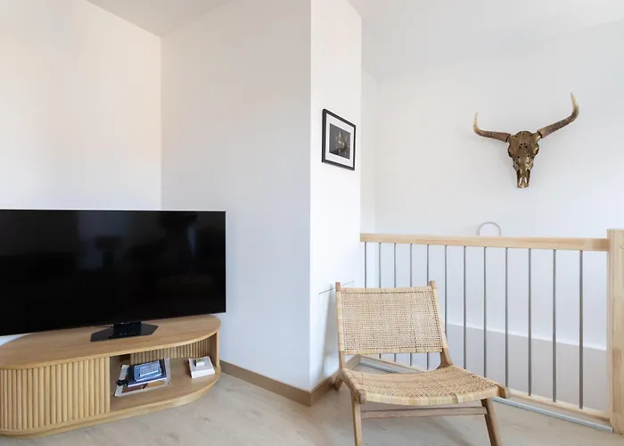 Holiday home Au Calme Avec Lits Queen Size Proche Clermont A La Mouteyre